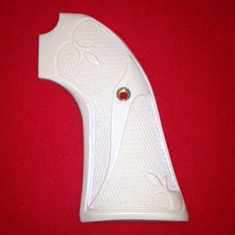 Ruger Bisley Revolver Grip - Altamont, Classic Panel, Checkered Bonded Ivory