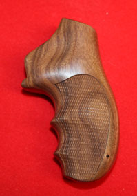 Ruger SP101 Revolver Grip - Hogue, Oversize Finger Groove, Checkered Fancy Wood